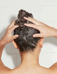 Exfoliating Dual-Purpose Scrubs Image 4