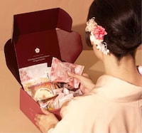 Sakura-Inspired Snack Boxes Image 8