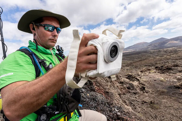 Space-Breaching Mirrorless Cameras