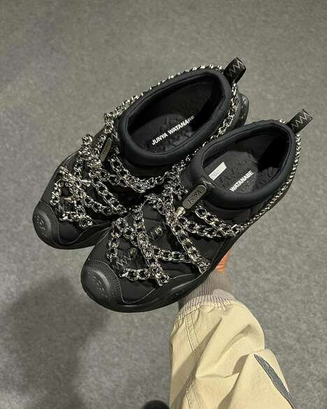 Chain-Adorned Collaborative Mules