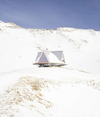Aluminum Cladded Mountain Refuge Image 2