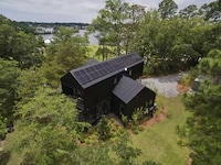 X-Shaped Nature-Interacting Gabled Cabins Image 2