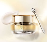 Luxurious Rejuvenating Eye Creams Image 6