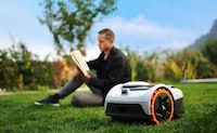 AI-Supported Robot Lawnmowers Image 1