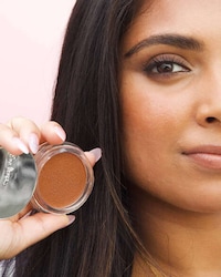 Weightless Bronzing Formulas Image 5