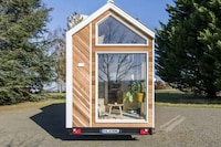 Free-Flowing Bright Compact Homes Image 2