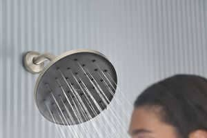 Tech-Enhanced Modern Showerheads Article Thubnail