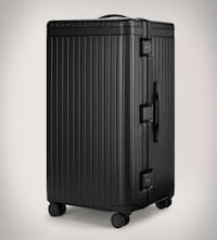 Luxe Retro-Inspired Luggage Designs Image 3