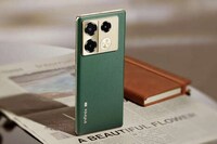 Stealthy Modern Luxe Smartphones