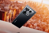 Stealthy Modern Luxe Smartphones Image 3