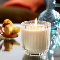 Vintage-Inspired Candle Designs Image 1