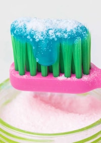 Sour Oral Care Powders Image 3