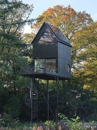 Elevated Treetop Modern Cabins Image 2
