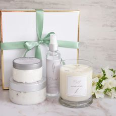 Sustainable Clean Burn Candles Article Thubnail