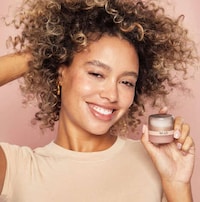 Volumizing Dry Shampoos Image 2
