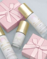 Nourishing Gold-Infused Skincare Image 1