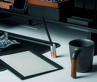 Minimal Compact Pen Stands Image 1