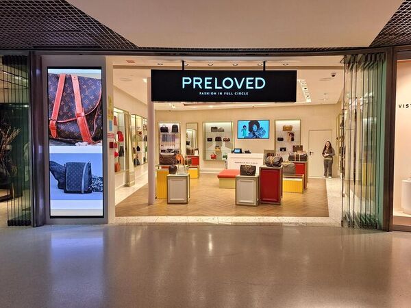 Vintage Duty Free Retailers