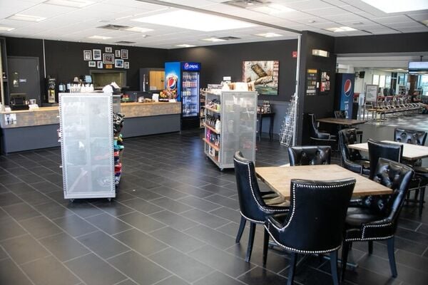 Airport Restaurant Gift Shops