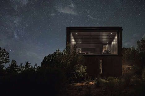 Landscape-Overlooking Modern Cabins