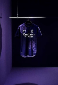 Rose-Centric Sports Kits Image 3