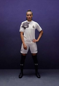 Rose-Centric Sports Kits Image 8