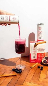 Canned Non-Alcoholic Sangrias Image 1
