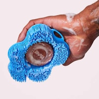 Soap-Embedded Body Scrubers Image 1