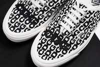 Patterned Monochormatic Skate Sneakers Image 1