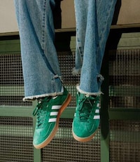 Sporty Fashion Spring Campaigns Image 3