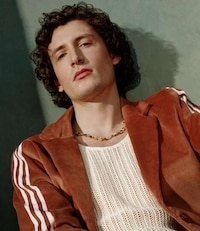 Sporty Fashion Spring Campaigns Image 5