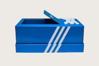 Packaging-Inspired Footwear Designs Image 3