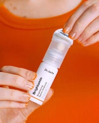 7-Day Brightening Serums Image 2