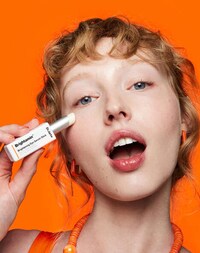 Brightening Eye Serum Sticks Image 5
