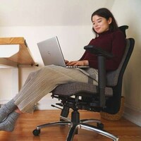 Dual-Cushion Office Chairs Image 3