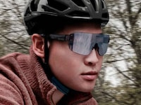 Connected UV Protection Eyewear Image 4