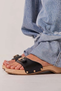 Comfort-Focused Fashion Clogs Image 2