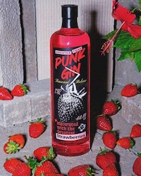 Fresh Strawberry Gins Image 1