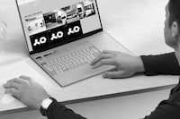 All-in-One Workstation Laptops Image 2