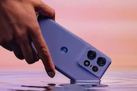 Minimalist Mid-Range Smartphones Image 1