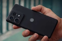 Minimalist Mid-Range Smartphones Image 7