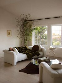 Minimal Mid-Century Hollywood Homes Image 1