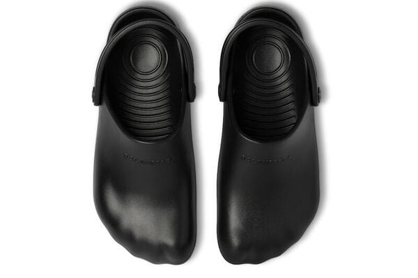 Luxurious Stealthy Fashion Mules