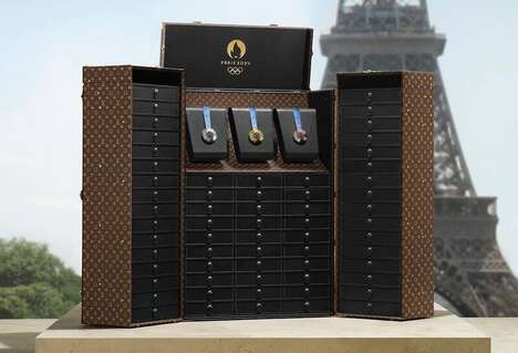 Sports Medal-Protecting Opulent Trunks
