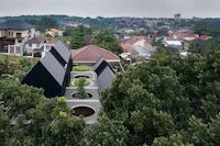 Halo-Like Skylight Homes Image 2