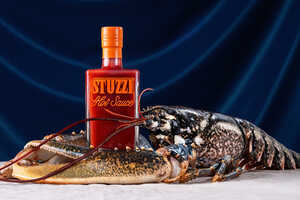 Minimal-Ingredient Hot Sauces: Stuzzi Hot Sauce Blends Fresh and Dried ...
