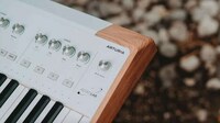 Stanalone 61-Key Synthesizers Image 1