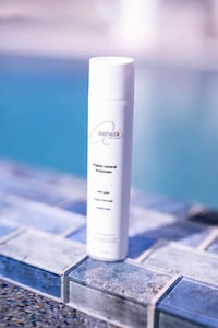 Vegan-Friendly Tinted Sunscreens Image 2
