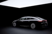 Luxe Long-Range Electric Sedans Image 4
