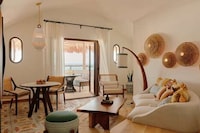 Renovated Luxe Resort Hotels Image 2
